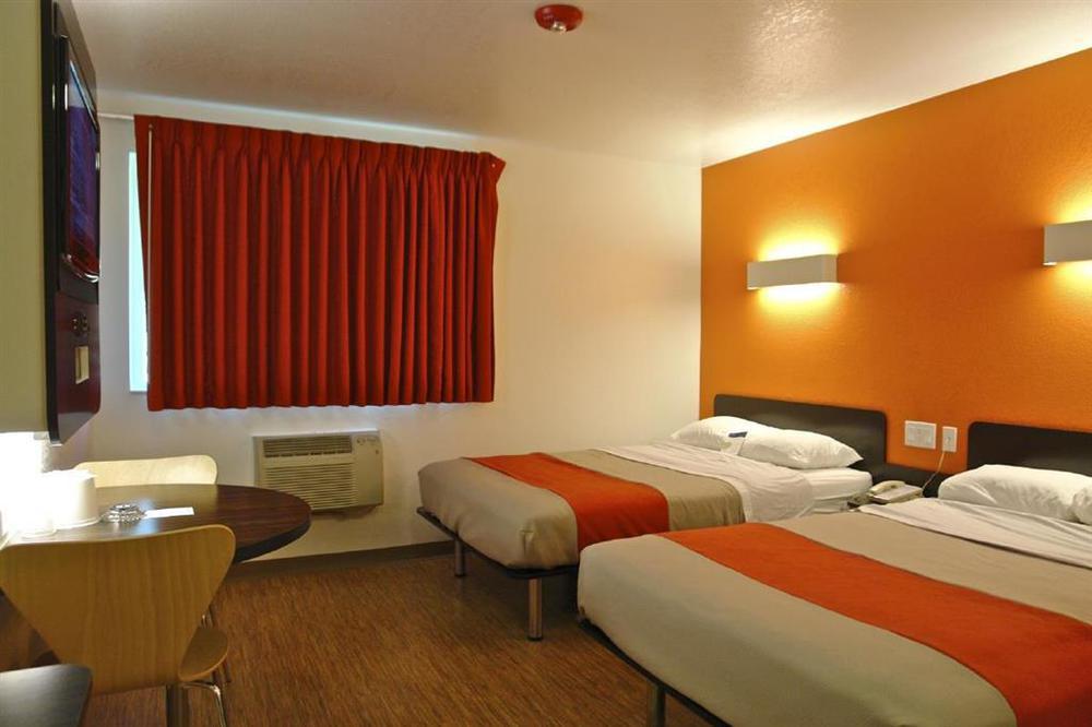Econo Lodge Idaho Falls Quarto foto